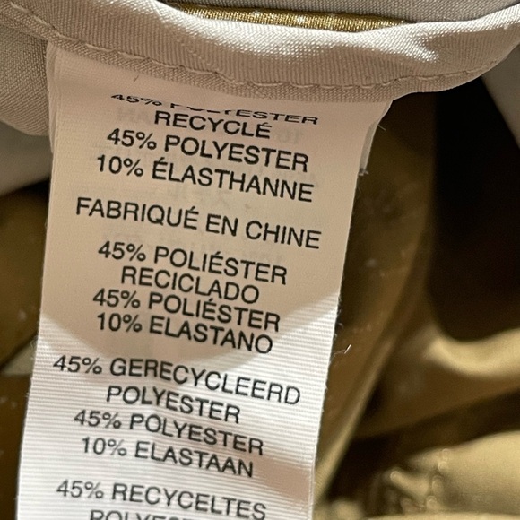 Vuori Men's Tan Shorts with White Trim - Picture 7 of 7